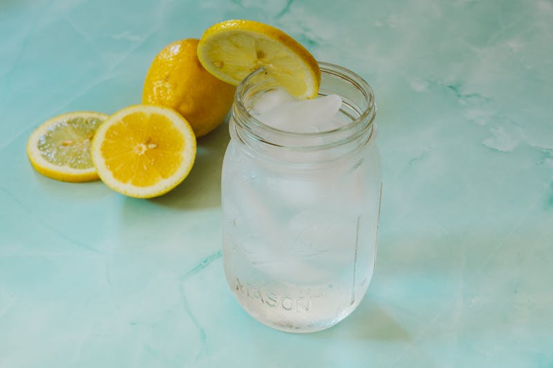 Sparkling water with citrus fruits